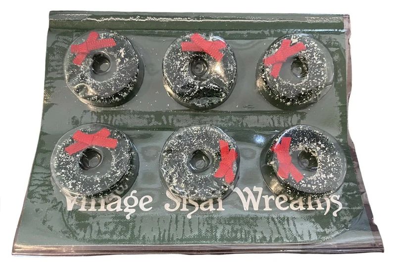 department-56-six-village-sisal-wreaths