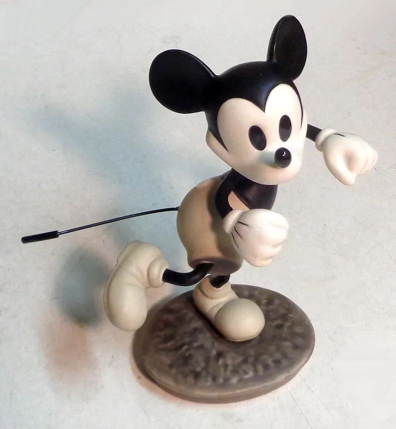 disney-porcelain-classics-collection-hey