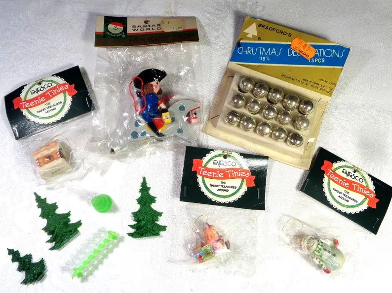 misc-christmas-decorative-items-for