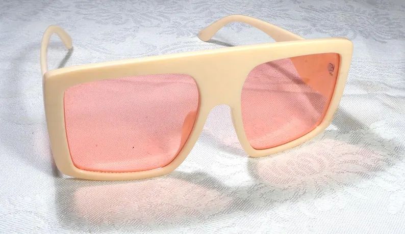 vintage-womens-fashion-pink-large-square-4442474536