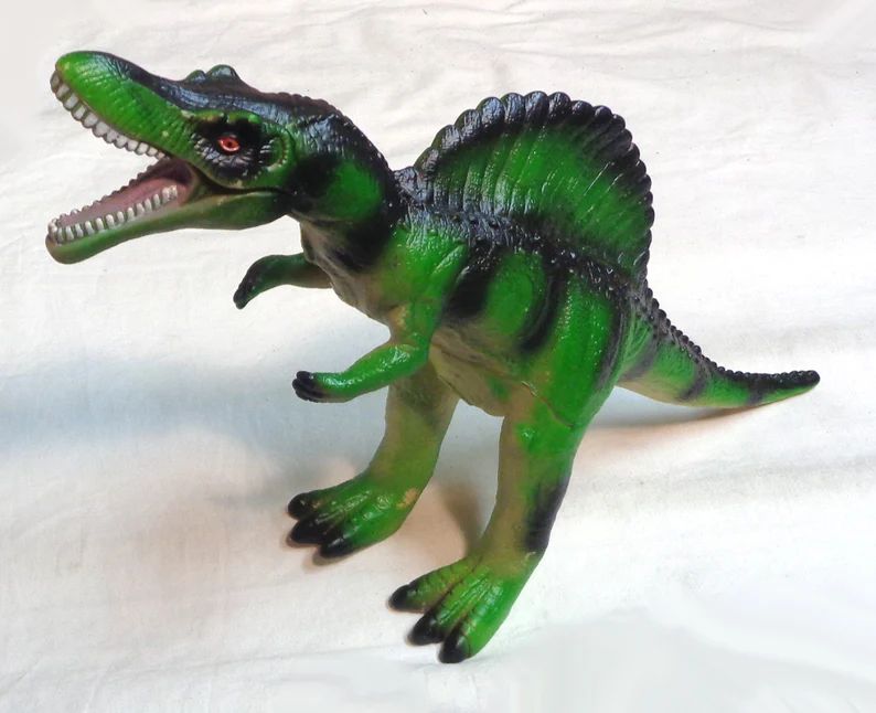 plastic-dinosaur-model-spinosaurus