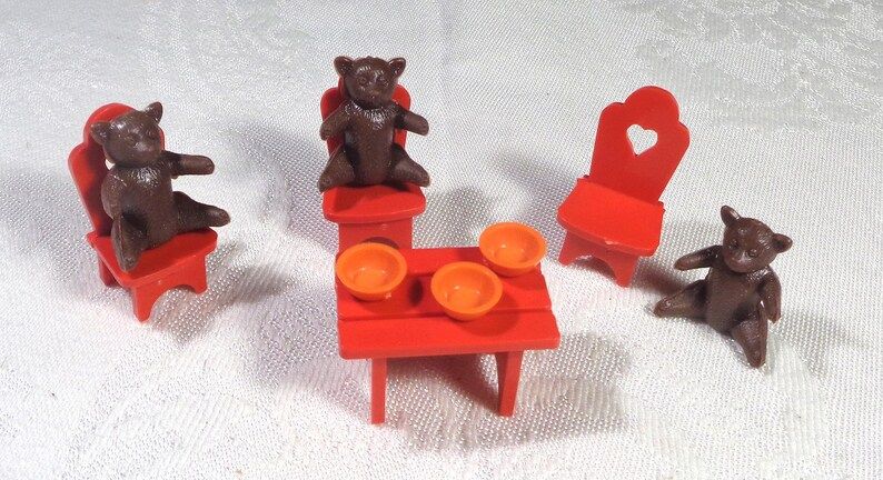 reisler-rare-set-of-miniature-three