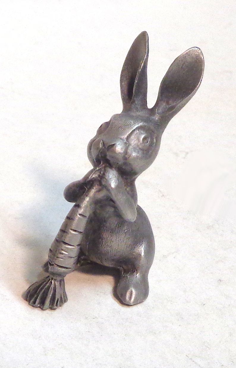 vintage-miniature-pewter-bunny-rabbit