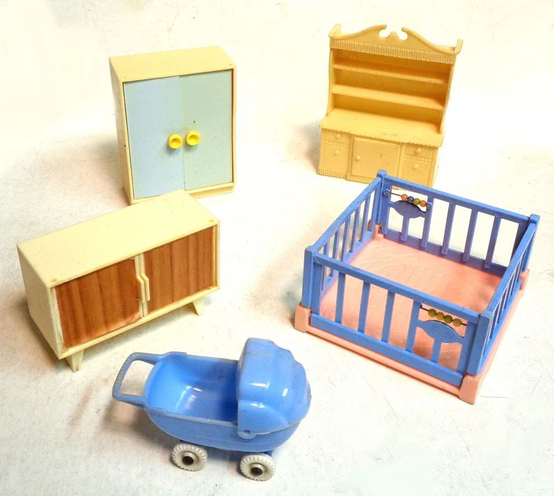 vintage-renwal-and-the-like-plastic