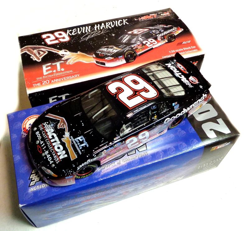 124-scale-action-102696-kevin-harvick