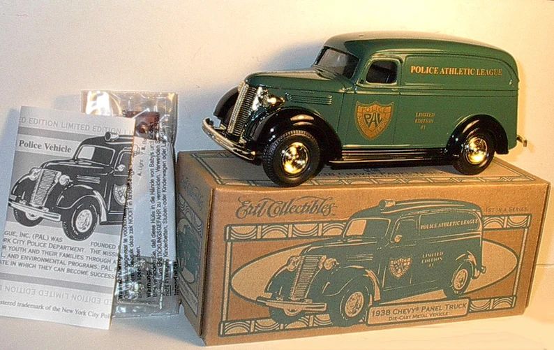 ertl-1938-chevy-panel-truck-pal-police