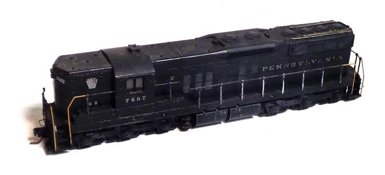 ho-athearn-sd-9-diesel-powered-engine