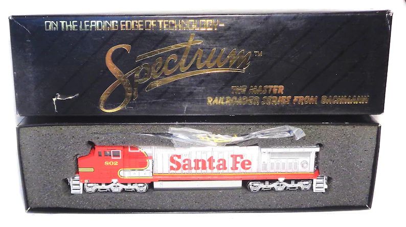 ho-bachmann-spectrum-ge-dash-8-40cw-wide-cab
