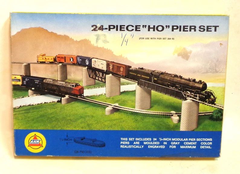 ho-scale-ahm-24-piece-pier-set-like-new