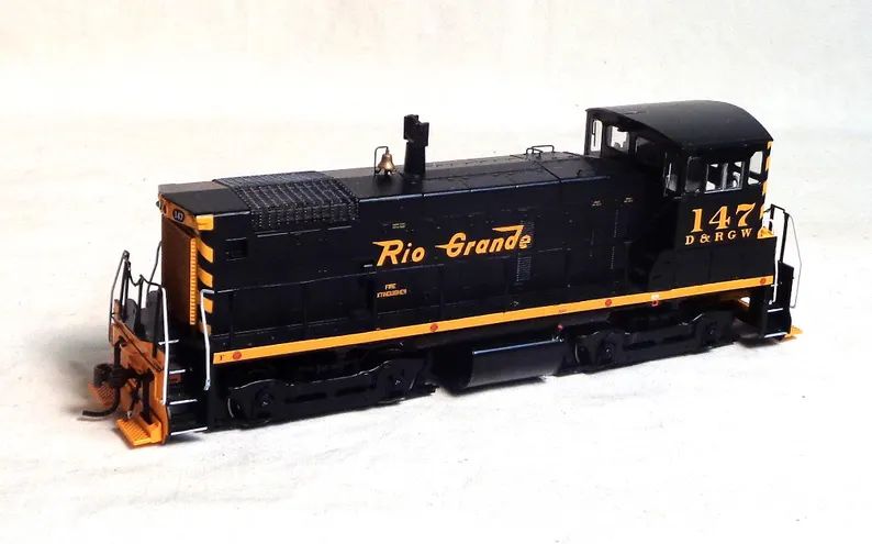 ho-scale-athearn-emd-sw-1000-rio-grande