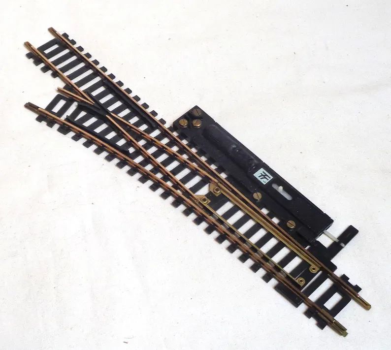 ho-scale-atlas-pre-owned-left-remote