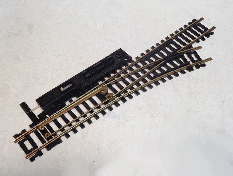 ho-scale-atlas-right-manual-switch-track