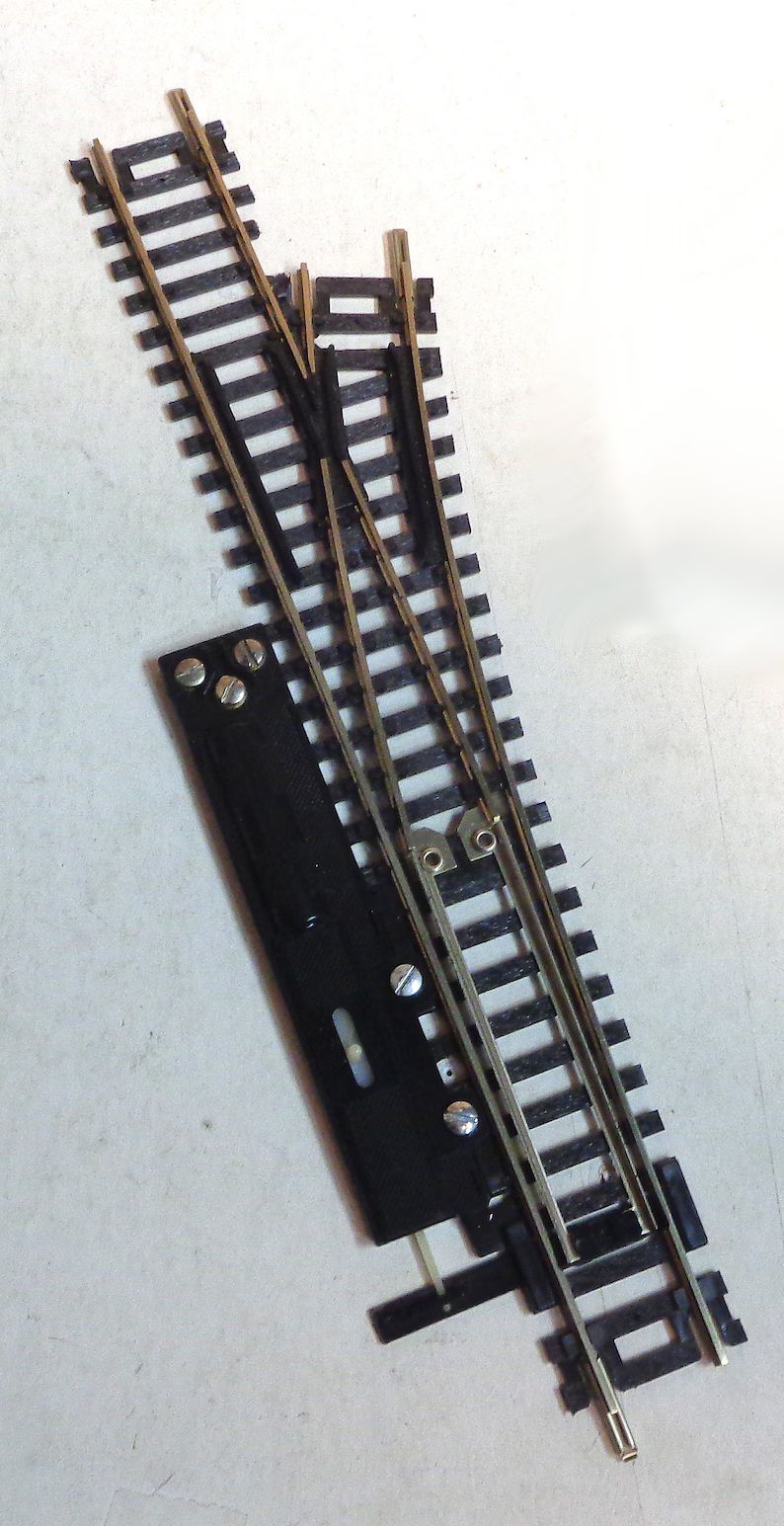 ho-scale-atlas-right-remote-switch-track-(kmjs3)