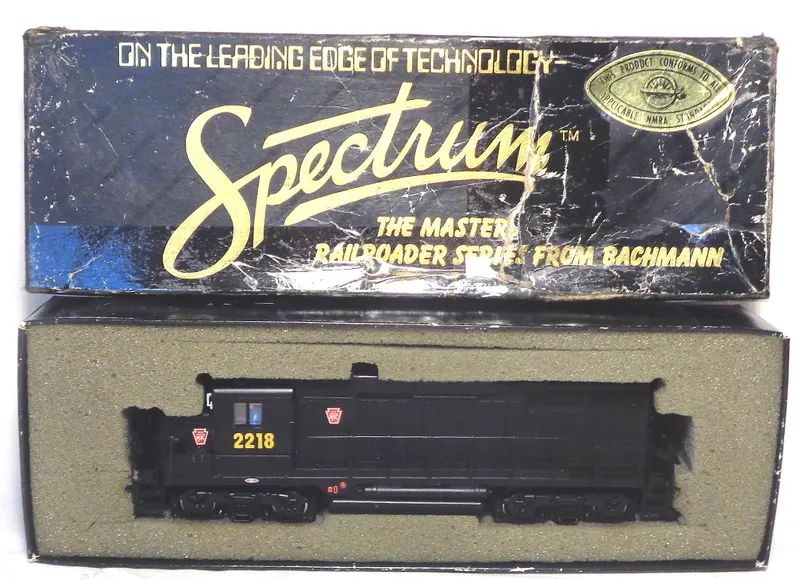 ho-scale-bachmann-spectrum-gp-30-powered-pennsylvania