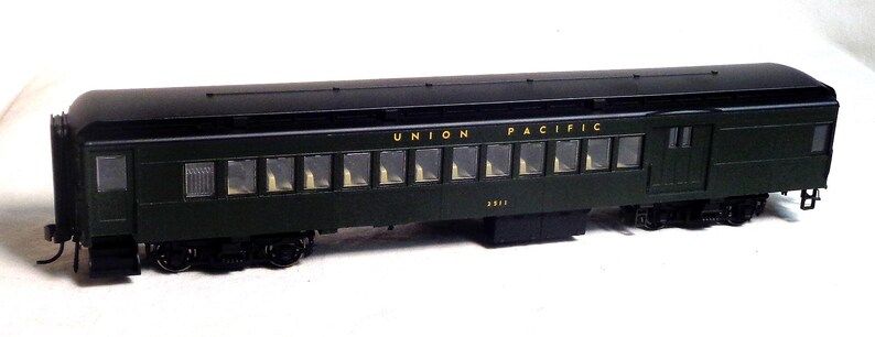 ho-scale-concor-lighted-passenger-(jei7u)