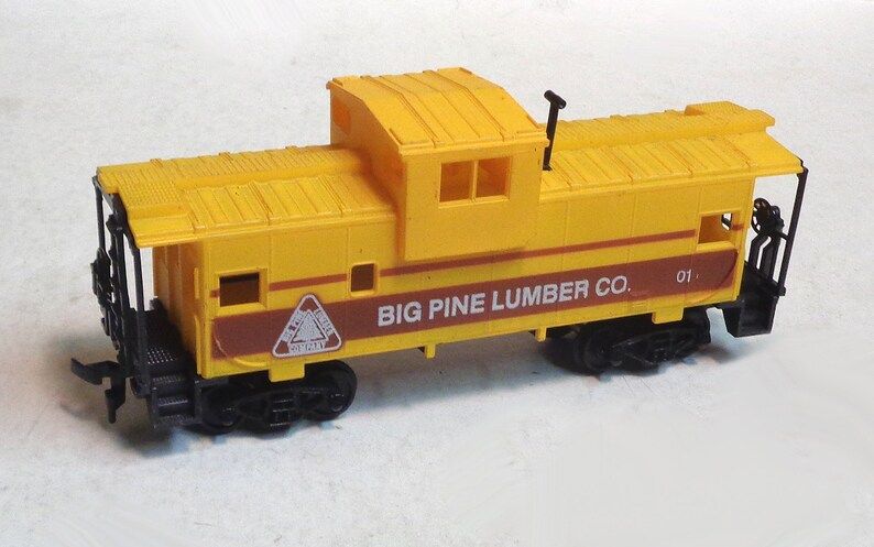 ho-scale-cox-caboose-big-pine-lumber-ex-(vpslf)