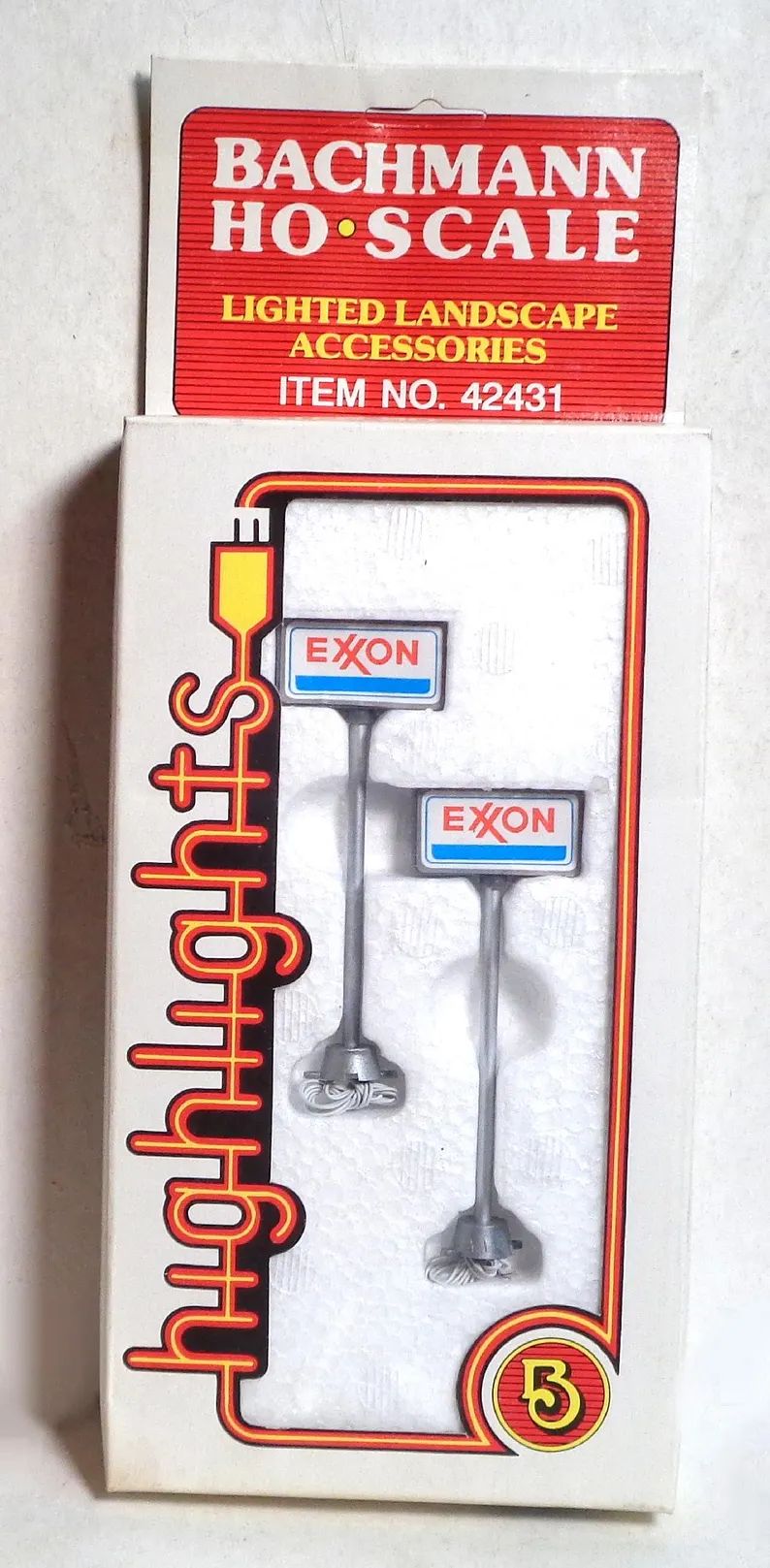 ho-scale-electric-working-exxon-gas