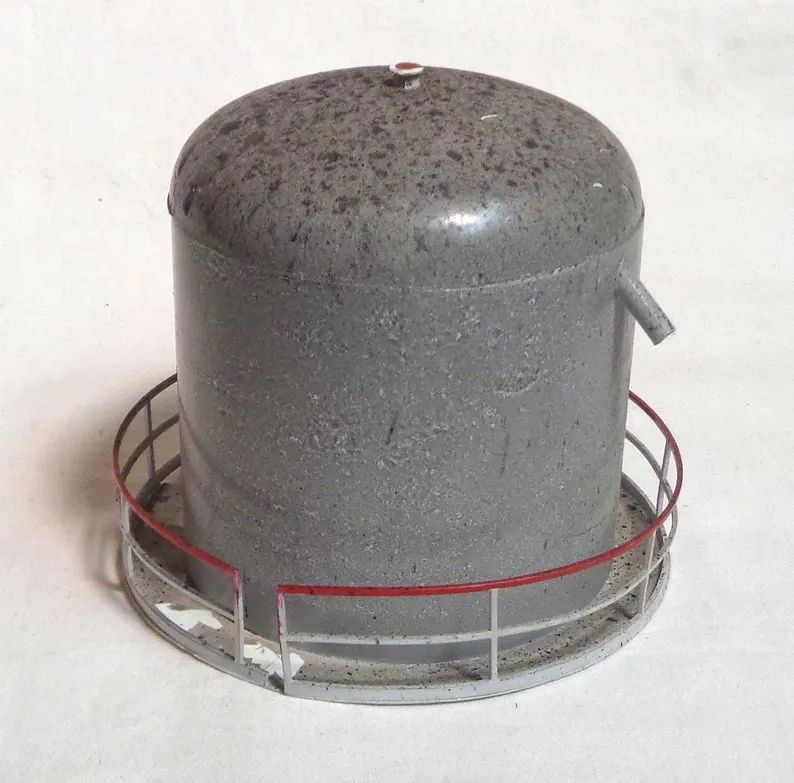 ho-scale-hand-made-oil-refinery-tank