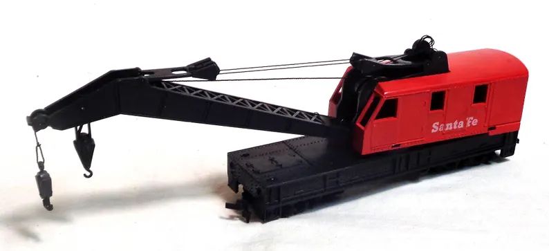 ho-scale-heavy-duty-crane-freight-train