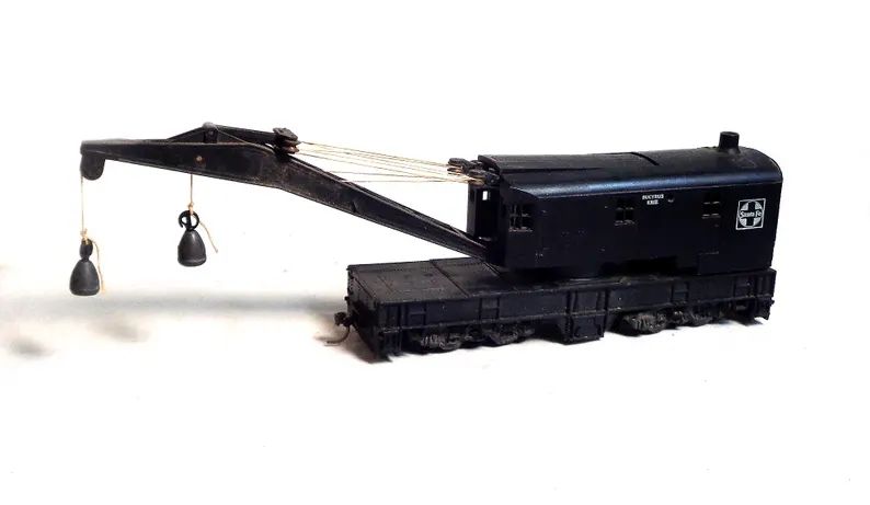ho-scale-heavy-duty-wrecking-ball-crane