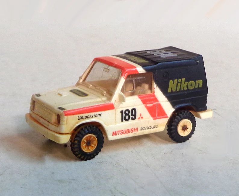 ho-scale-mitsubishi-pajero-rallye-paris