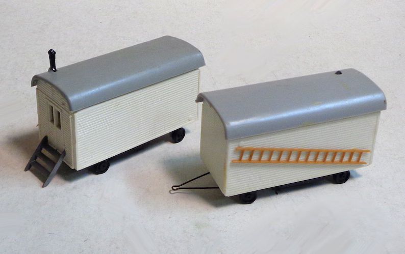 ho-scale-pair-of-circus-trailer-vans-1470692890