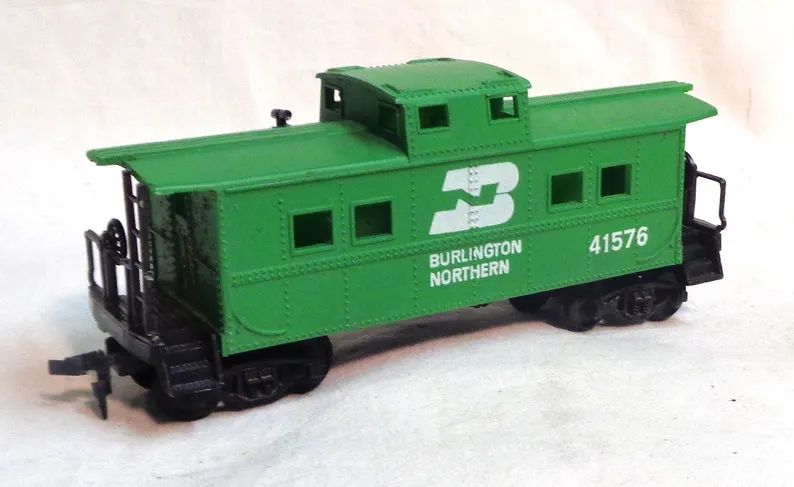 ho-scale-pre-owned-tyco-burlington