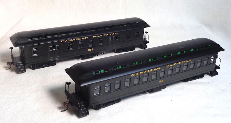 ho-scale-pre-owned-vintage-pair-of