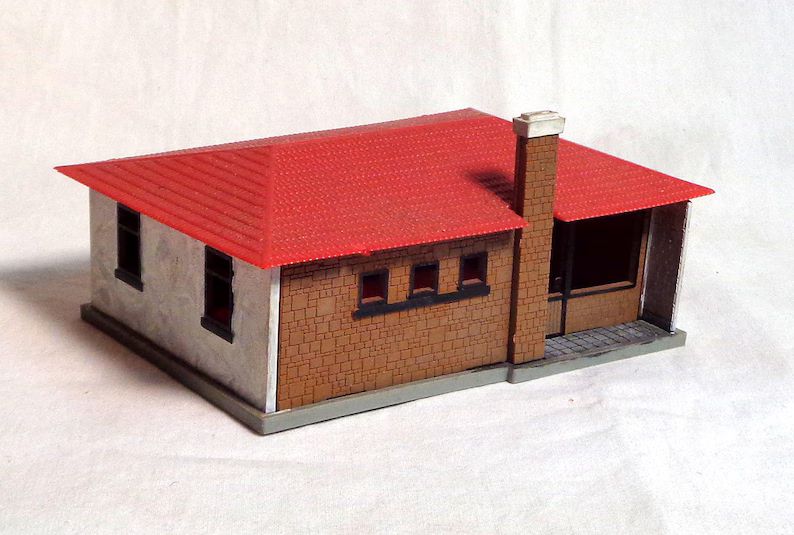ho-scale-train-built-up-building-kit-(qkitu)