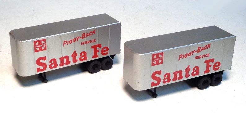 ho-scale-two-piggy-back-santa-fe