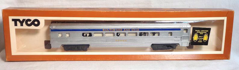 ho-scale-tyco-streamline-coach-lighted