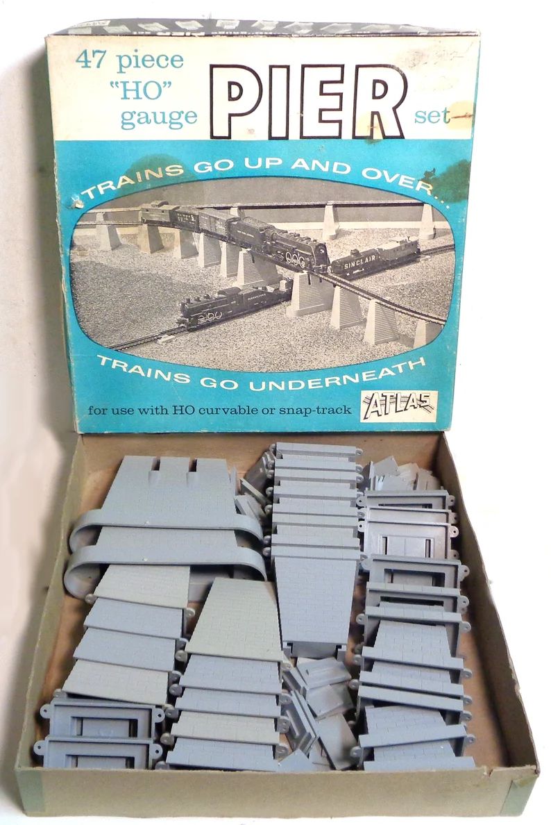 ho-scale-used-set-of-31-bridge-piers-by