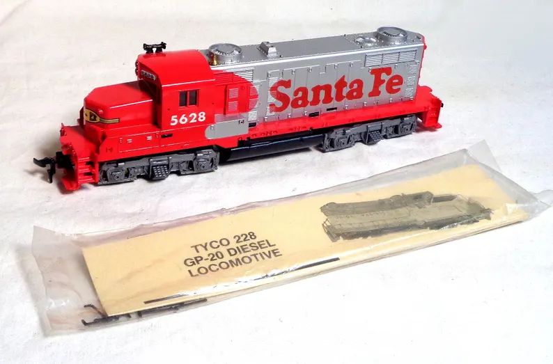 ho-tyco-pre-owned-gp-20-locomotive