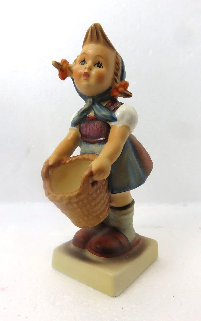 goebel-hummel-figurine-little-helper-tmk