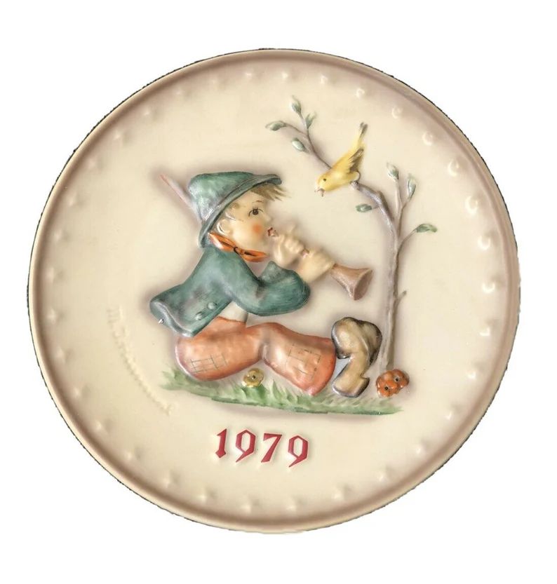 goebel-hummel-rare-1979-annual-porcelain