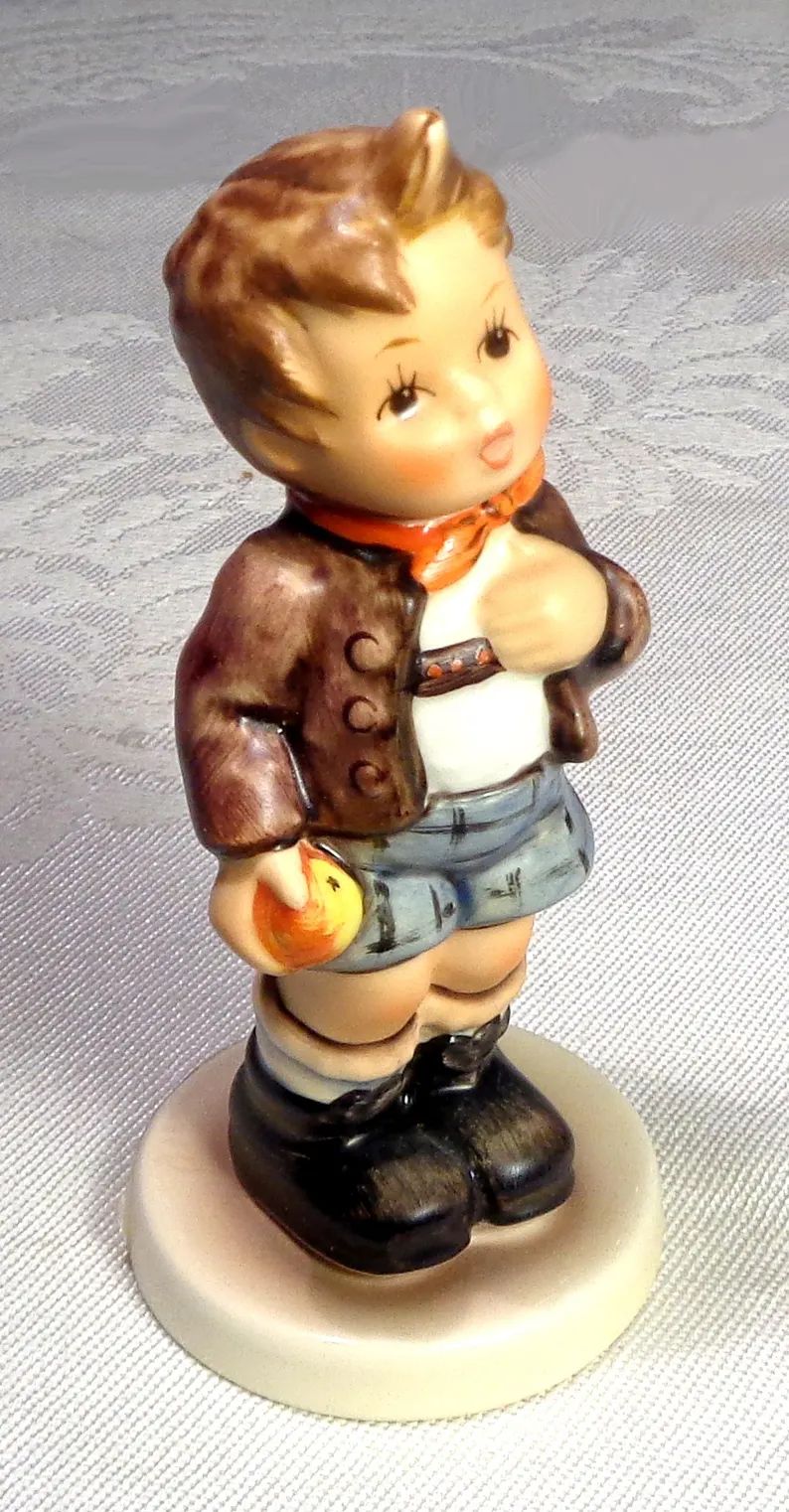 hummel-figurine-cheeky-fellow-554-4-4452393836