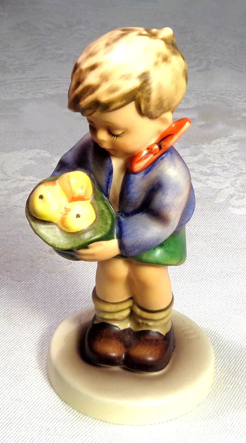 hummel-figurine-gift-from-a-friend-485-5-4452385859