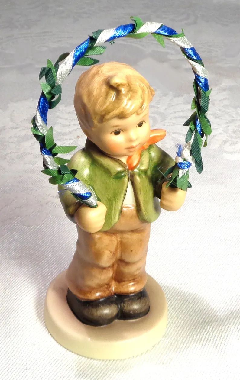 hummel-figurine-spring-sweetheart-2245-4452396857