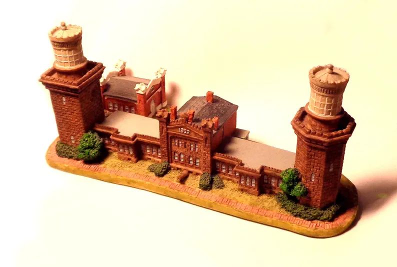 scaasis-lighthouse-sculpture-navesinc