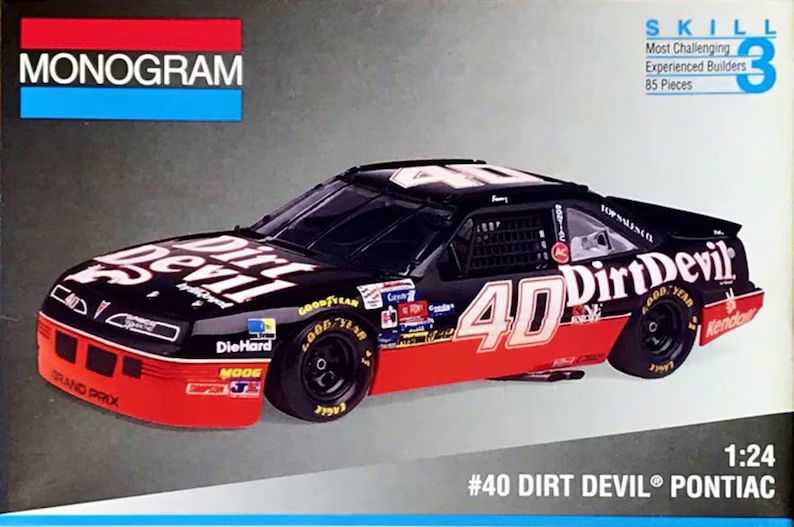 124-scale-monogram-dirt-devil-stock-race