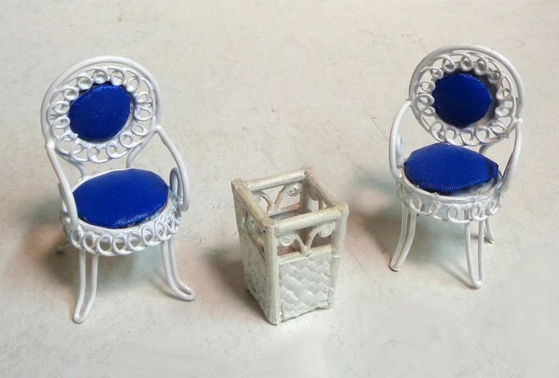 miniature-dollhouse-metal-chairs-and