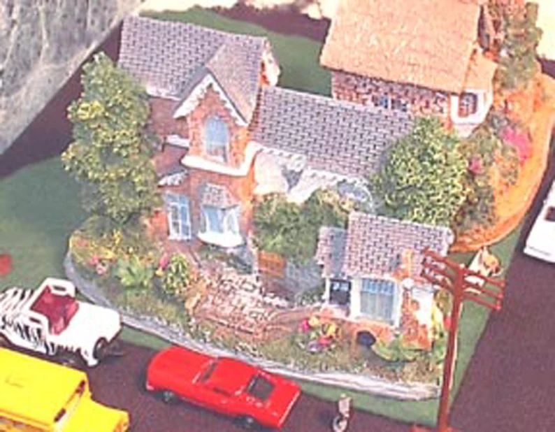 miniature-trains-detailed-cottage-house-61