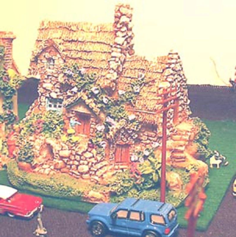 miniature-trains-detailed-cottage-house-65