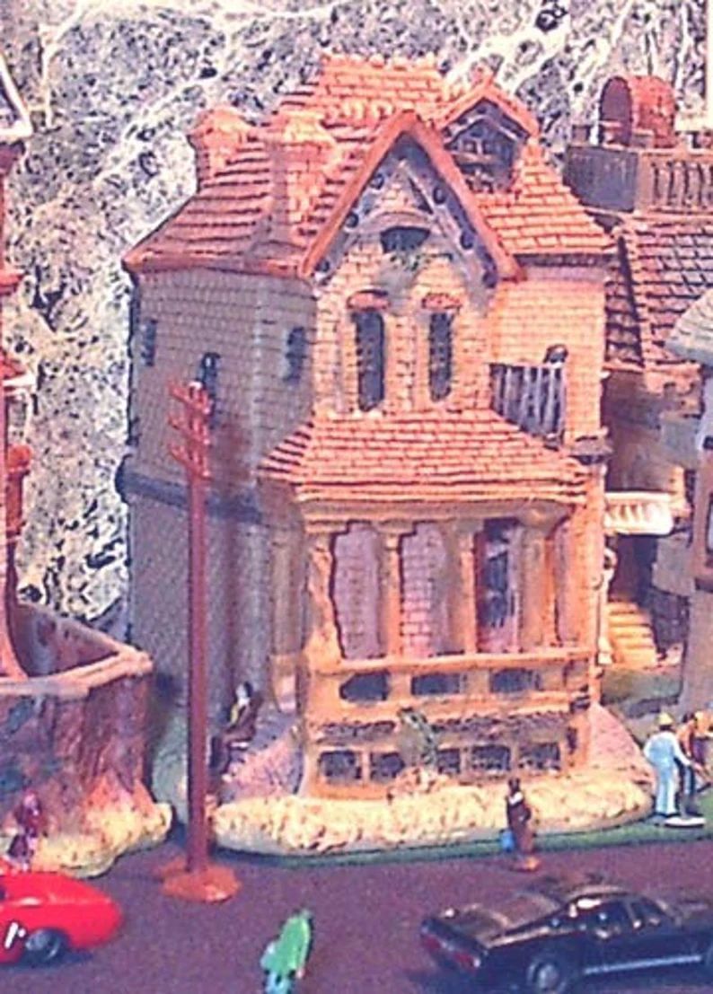 miniature-victorian-house-16-n-trains