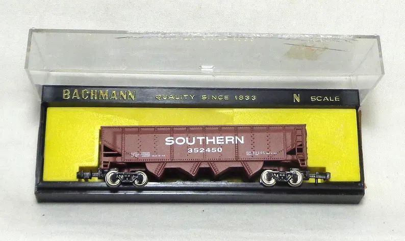 n-scale-bachmann-freight-car-offset