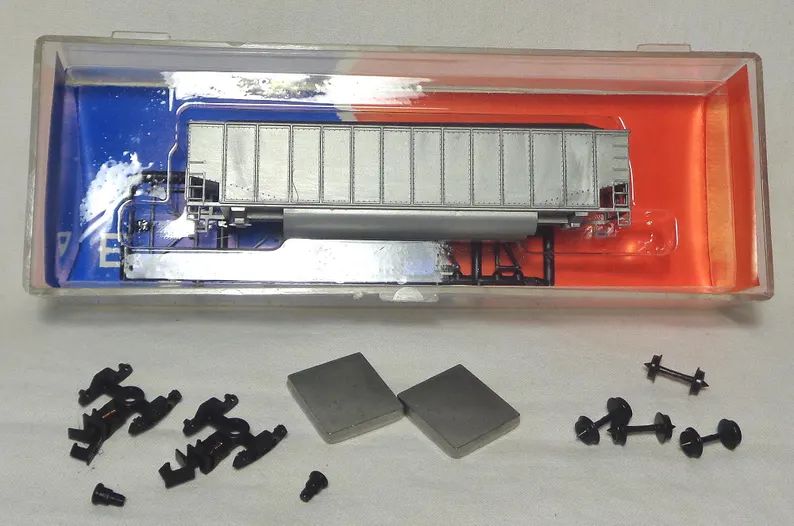 n-scale-e-c-shops-freight-train-kit