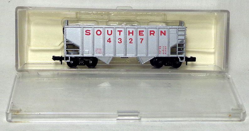n-scale-model-power-2-bay-hopper-freight