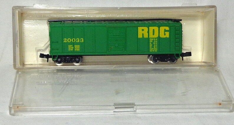 n-scale-model-power-40ft-box-freight-car-reading