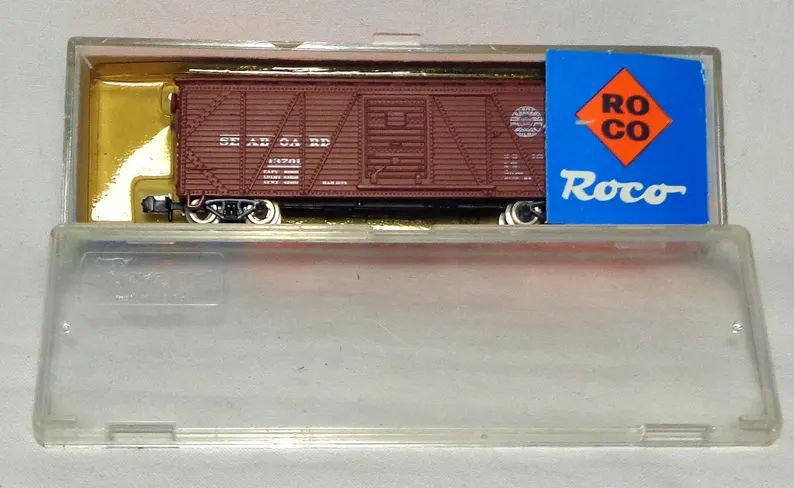 n-scale-roco-40ft-box-freight-car-seaboard