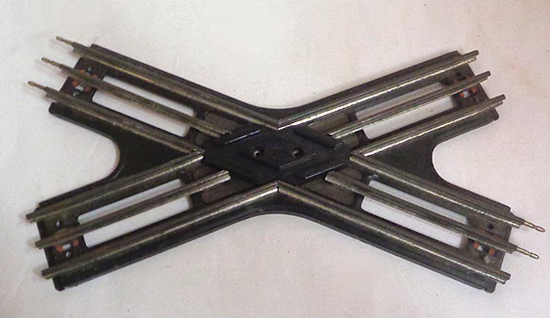 lionel-020x-crossing-track-section-fair